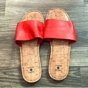 Cute sandals size 8- flat